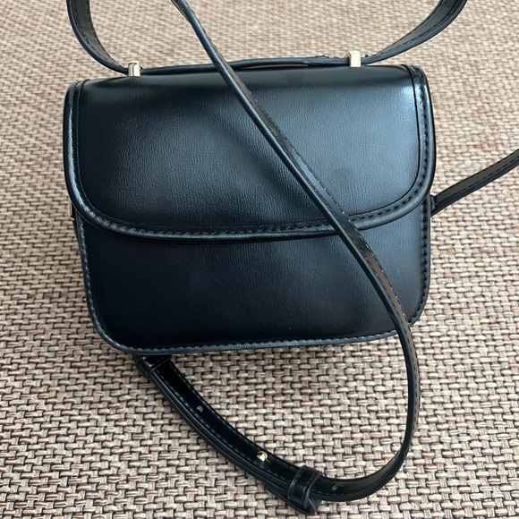 Zara Double Strap Crossbody Bag in black. - Picture 5 of 10